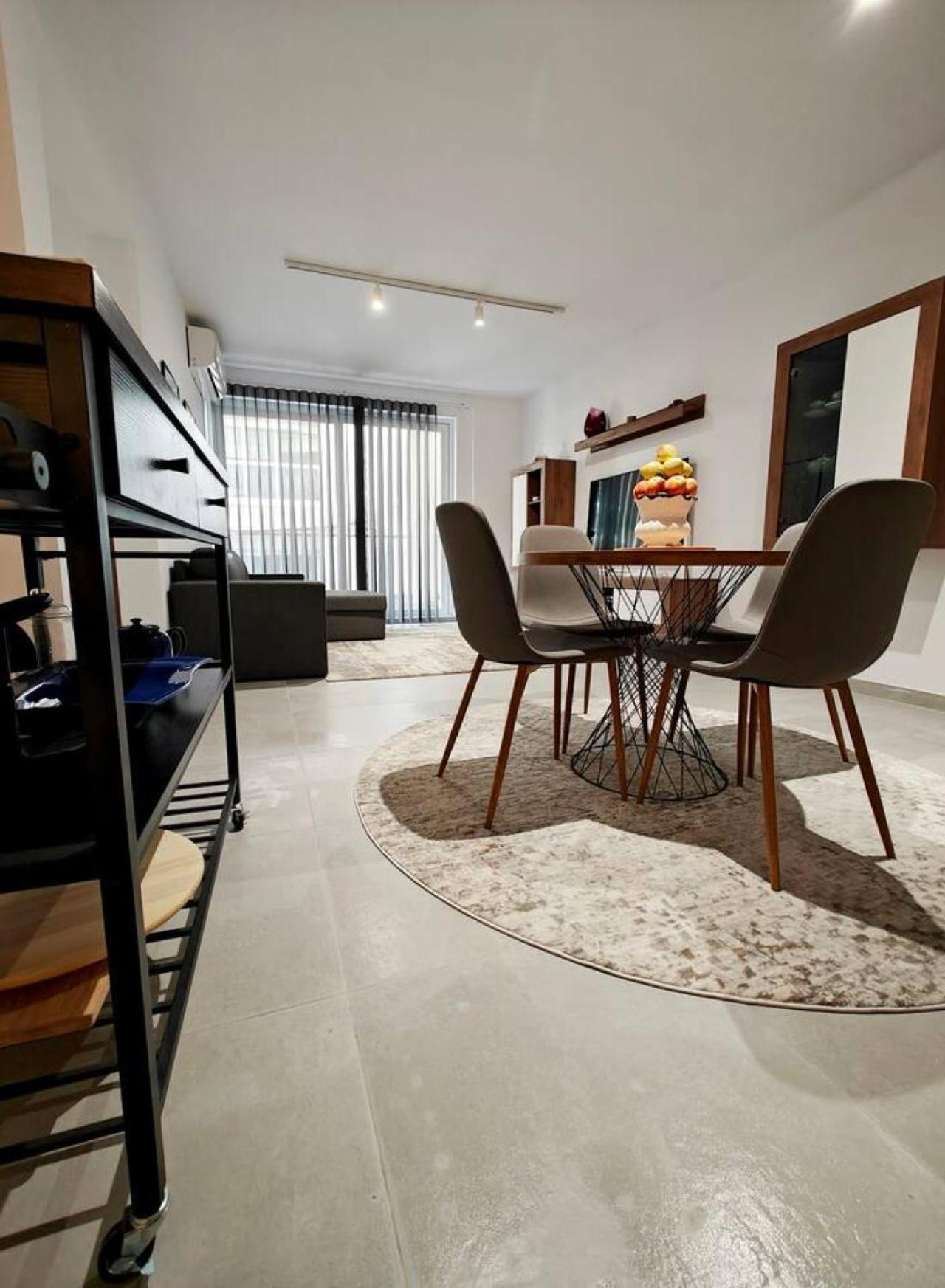 Sea Esta 1 Apartment *